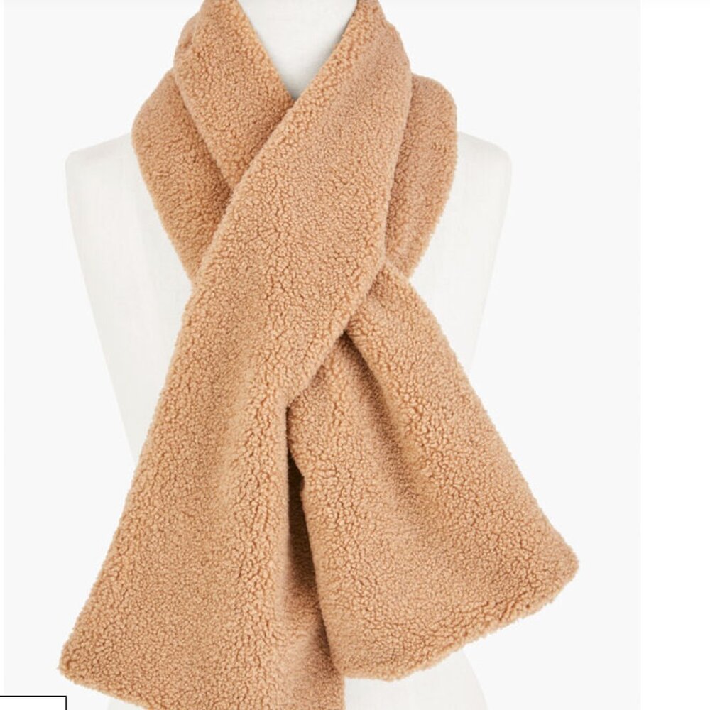 Talbots Pull Through Sherpa Scarf New without tags !  Cozy warm!